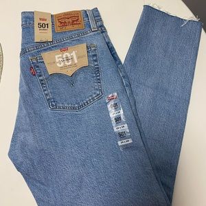 Brand New Levi’s 501 Jeans - Size 29x28 - NWT